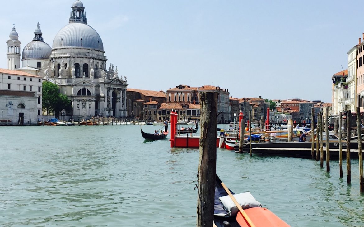 25 Tips for international travel